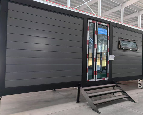Double-wing expandable house