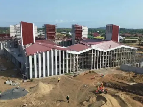 Facade and roof construction