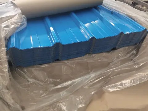 Packaging of roof metal panels