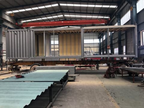 Metal sandwich wall panel workshop