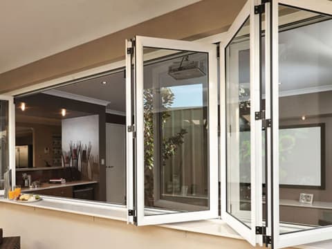 Restaurant container folding window