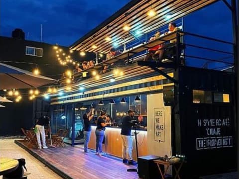 downtown mobile fast food cabin