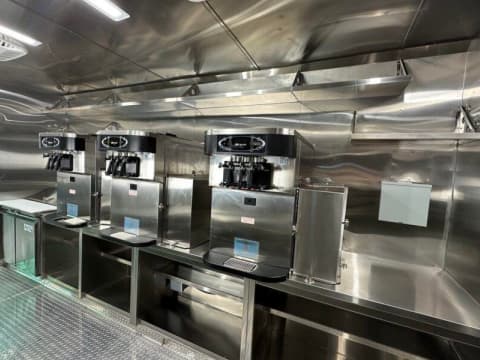 Built-in ice cream machine