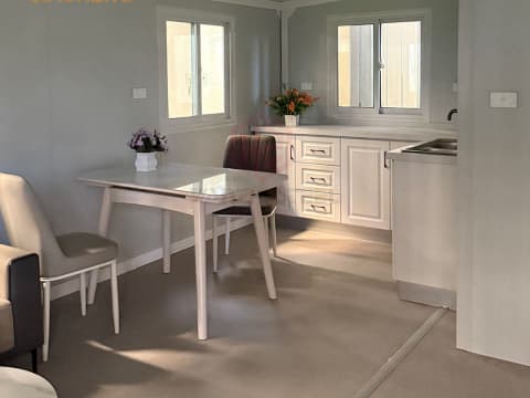 L-shaped kitchen worktop