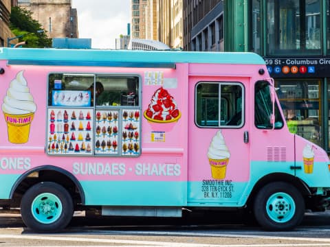 Street milkshake ice cream truck
