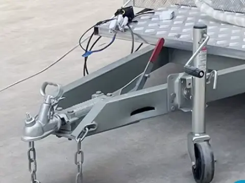 Trailer towing front connector