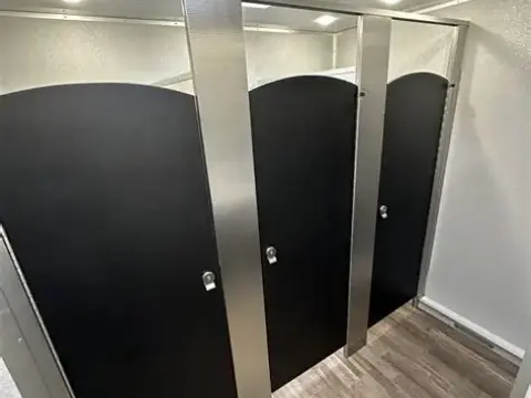 3-compartment portable toilet