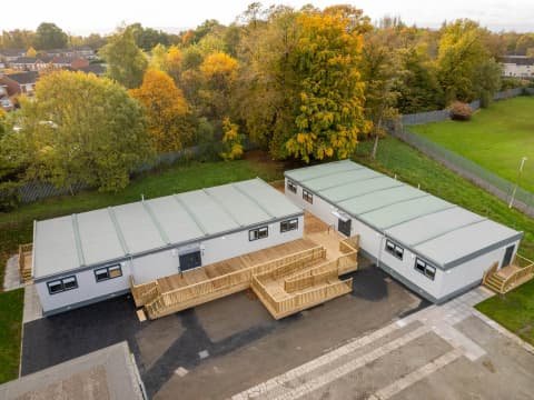Modular prefabricated teaching building