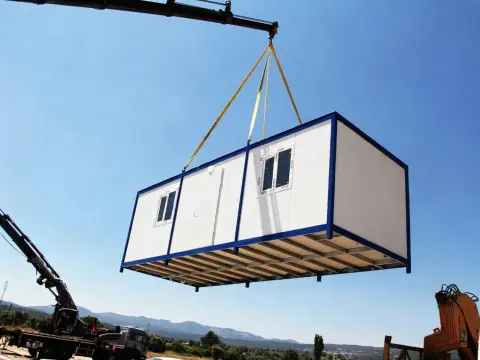 Construction site flat packable office home delivery