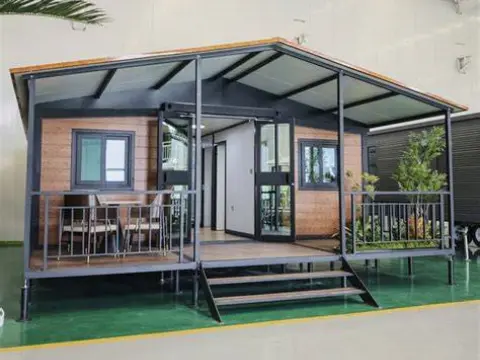 Expandable house with a balcony factory