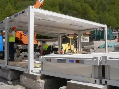 Portable workers accommodation housing