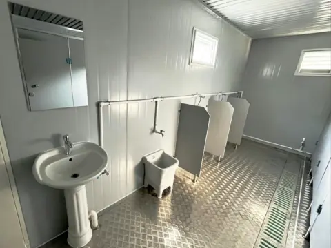 Simple portable restroom unit